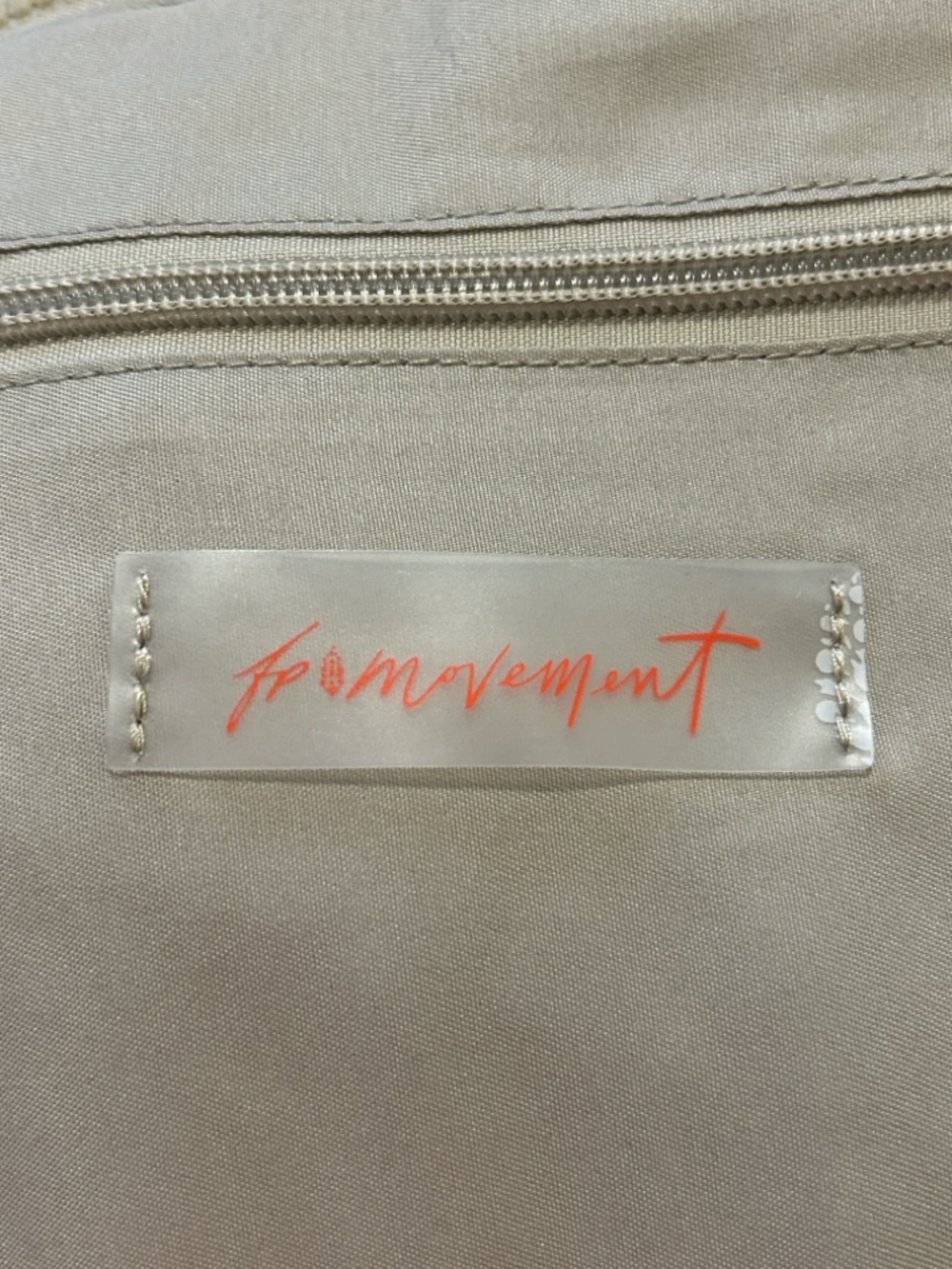 Free People FP Movement Quilted Baby Carryall Sling Bag In Tofu Taupe New - Picture 15 of 16